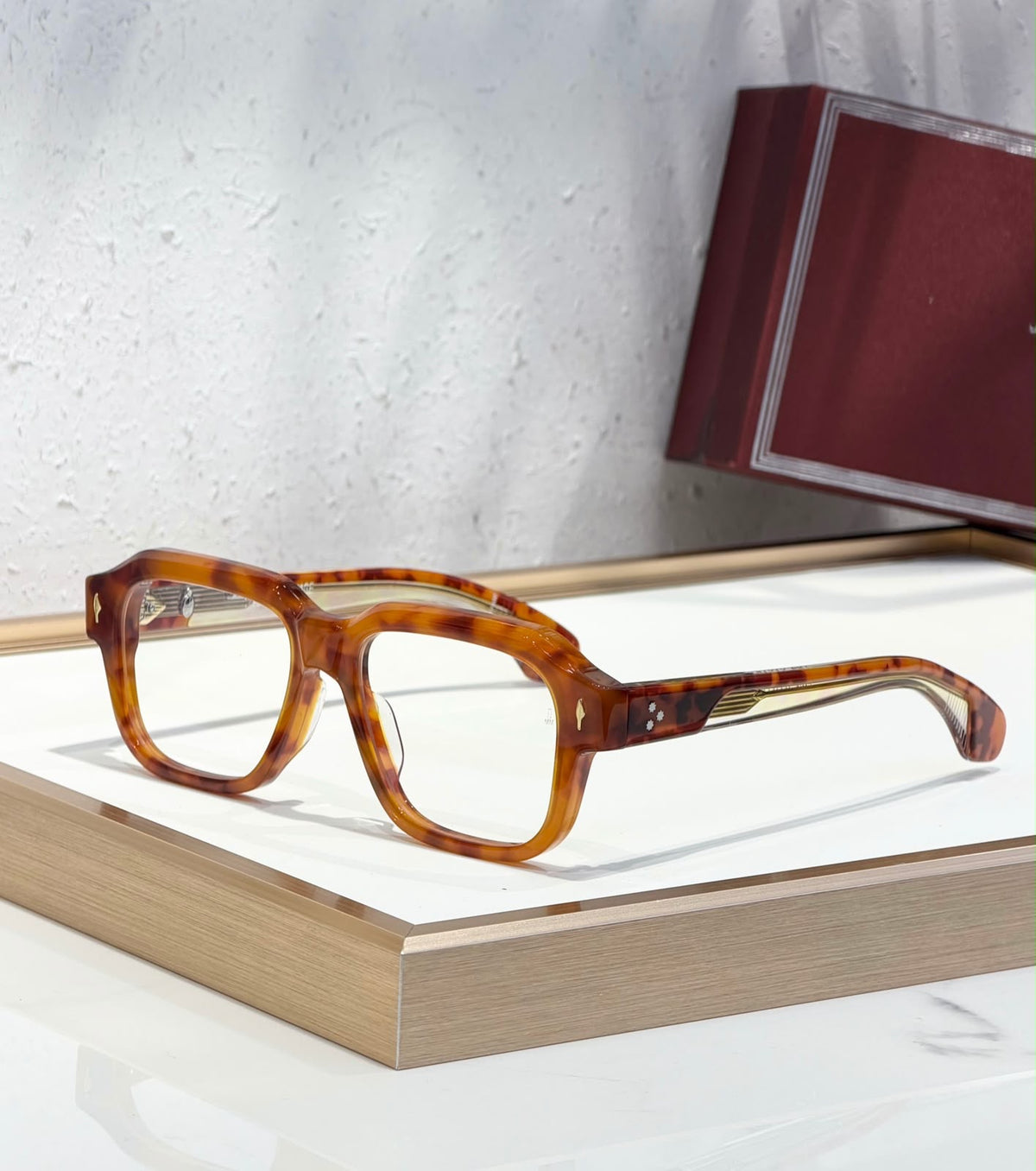 JMM | VIVIENNE