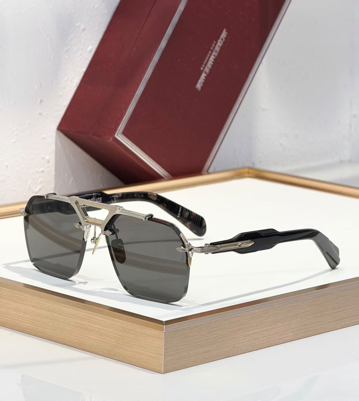 JMM | J01
