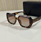 MARC JACOBS