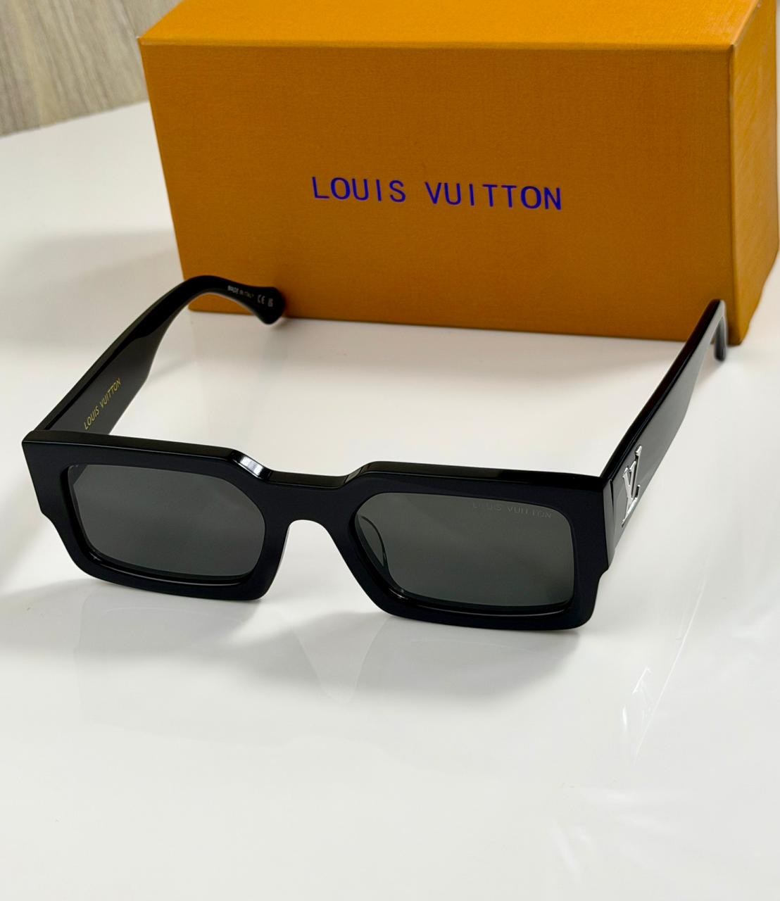LOUIS VUITTON | L01