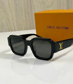 LOUIS VUITTON | L02