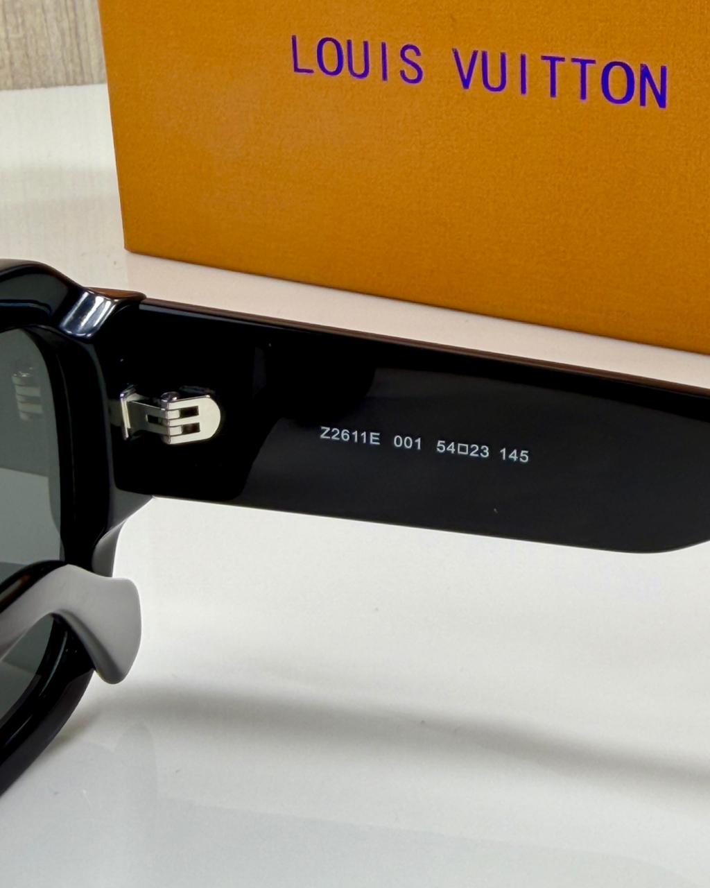 LOUIS VUITTON | L02