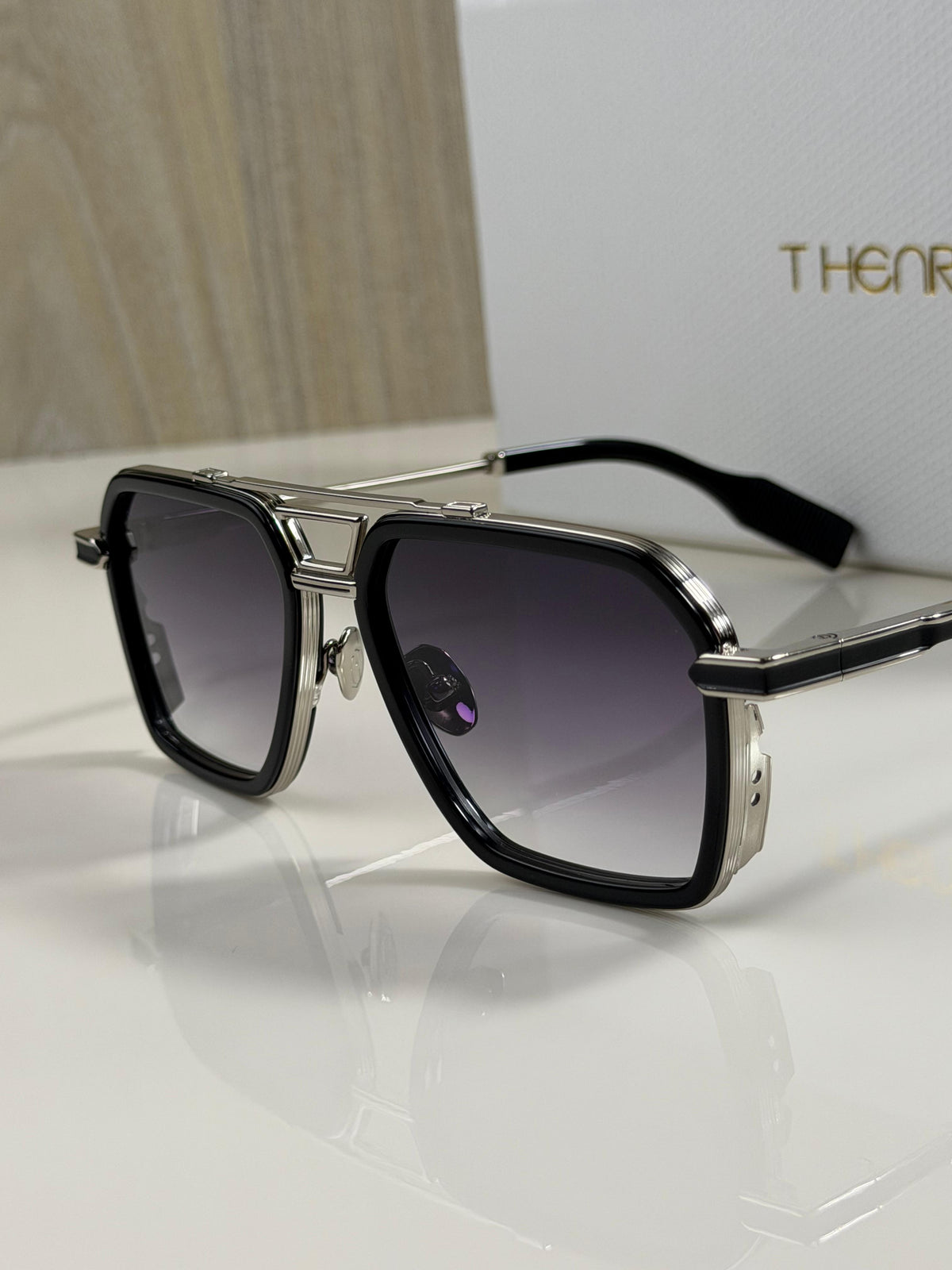 T-HENRI | SHADOW