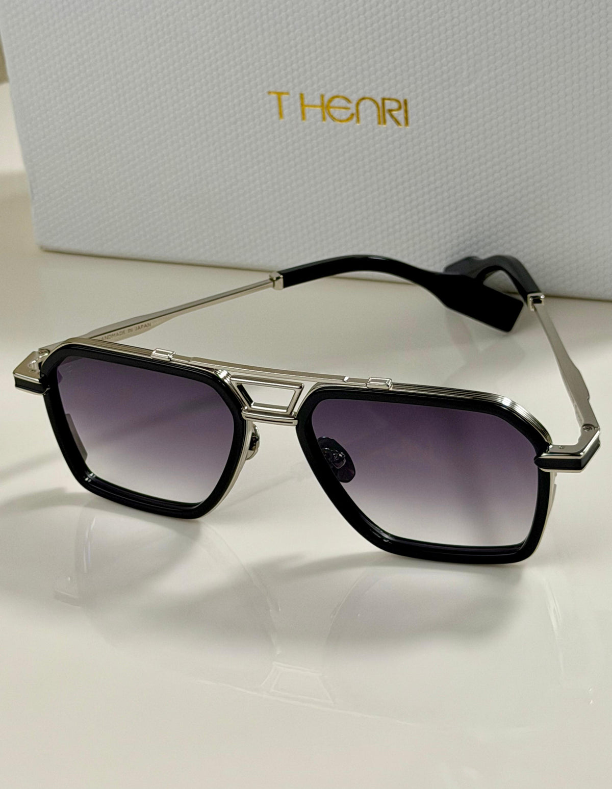 T-HENRI | SHADOW