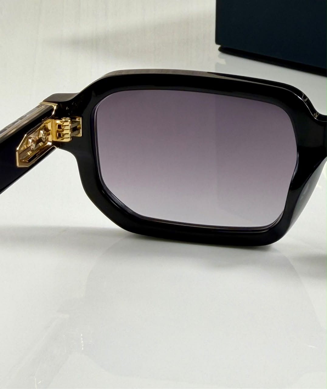 JOHN DALIA | JD01