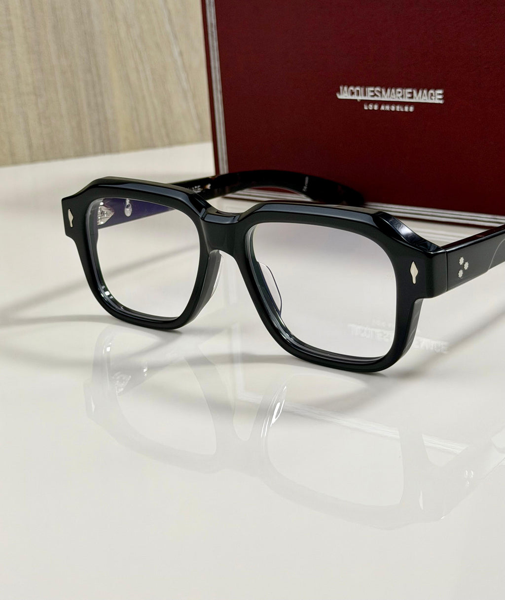 JMM | VIVIENNE