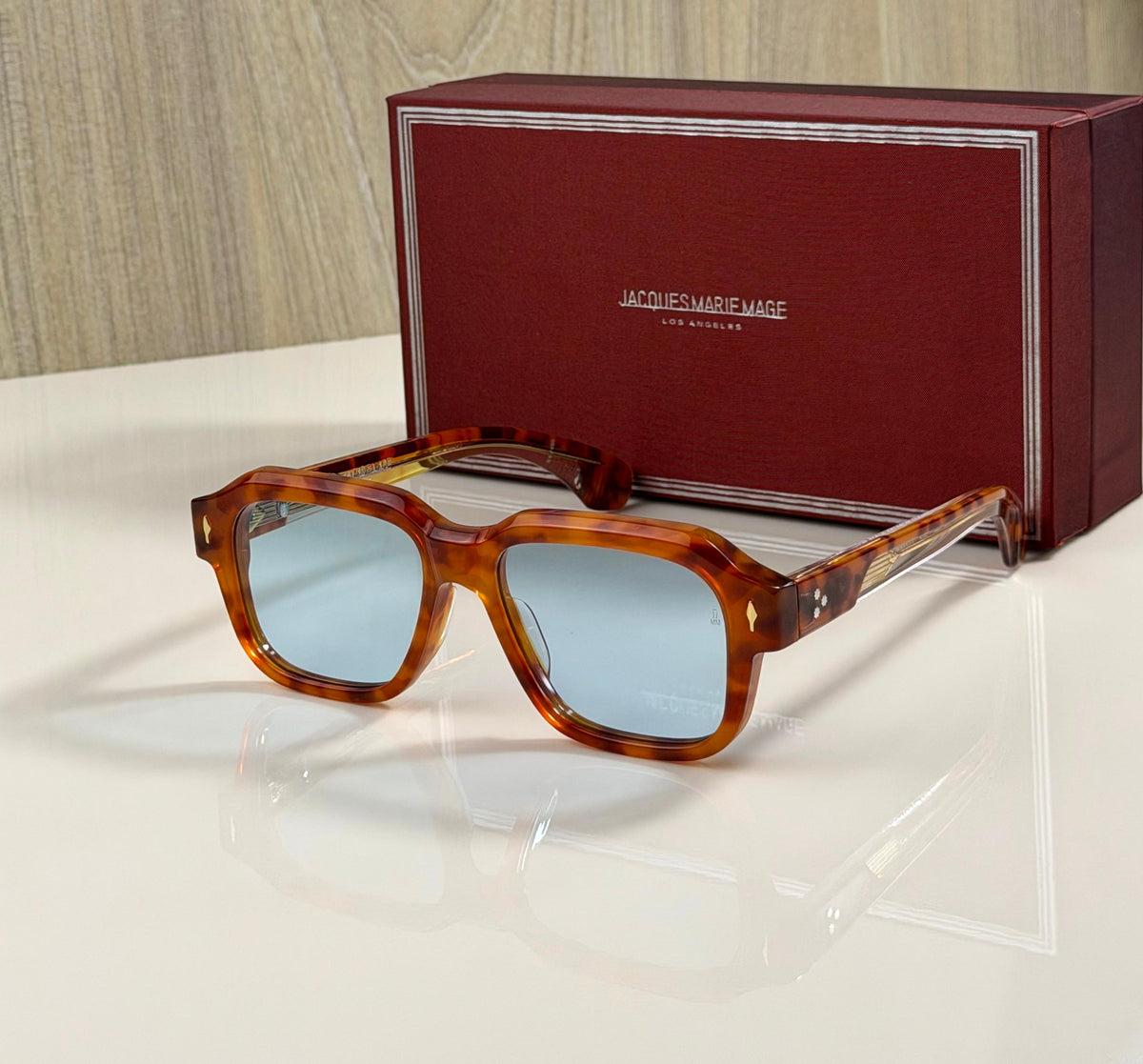 JMM | VIVIENNE