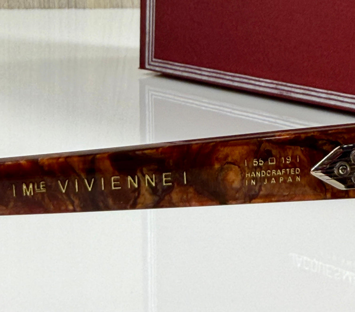 JMM | VIVIENNE