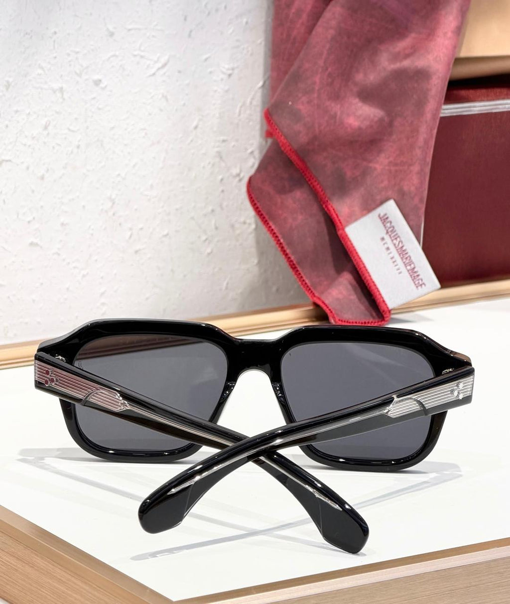 JMM | BLACK-VIVIENNE