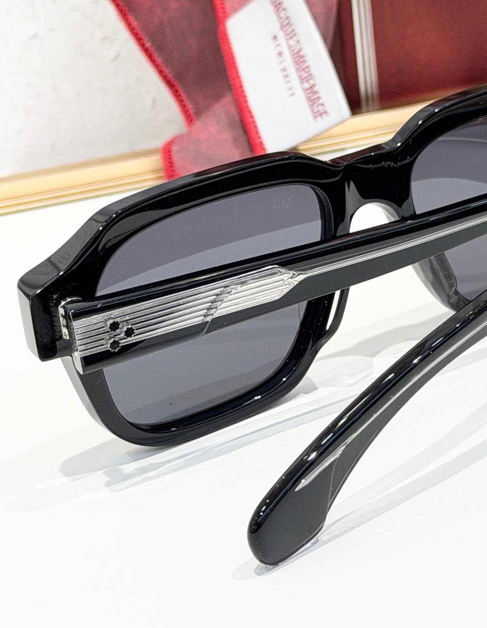 JMM | BLACK-VIVIENNE
