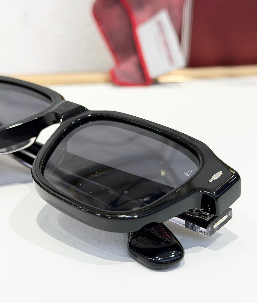 JMM | BLACK-VIVIENNE