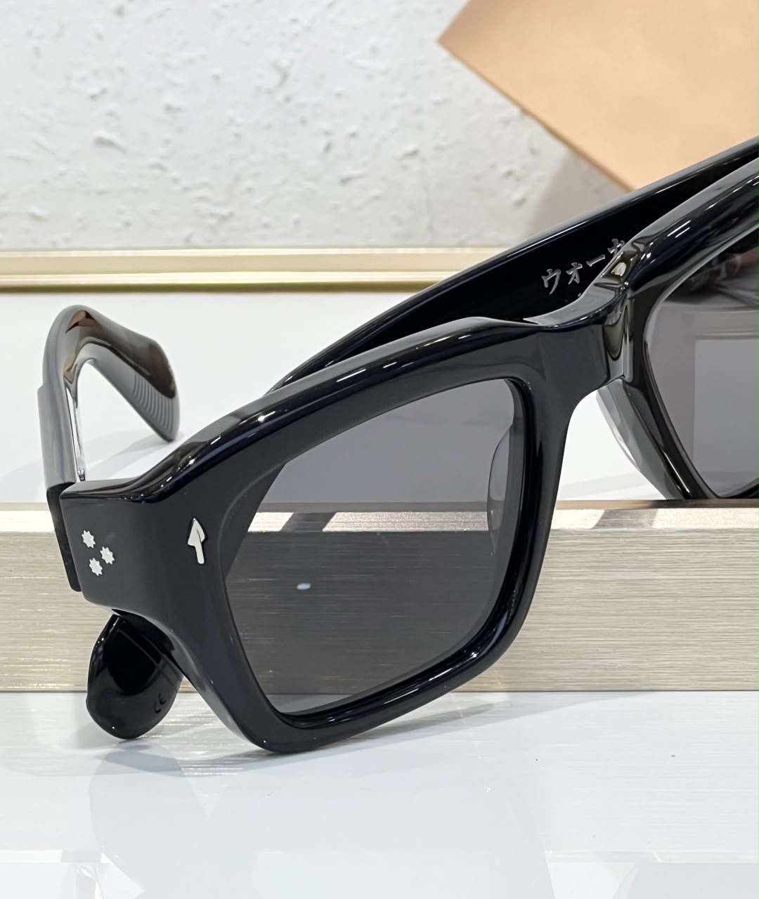 JMM | BOLD ICONIC