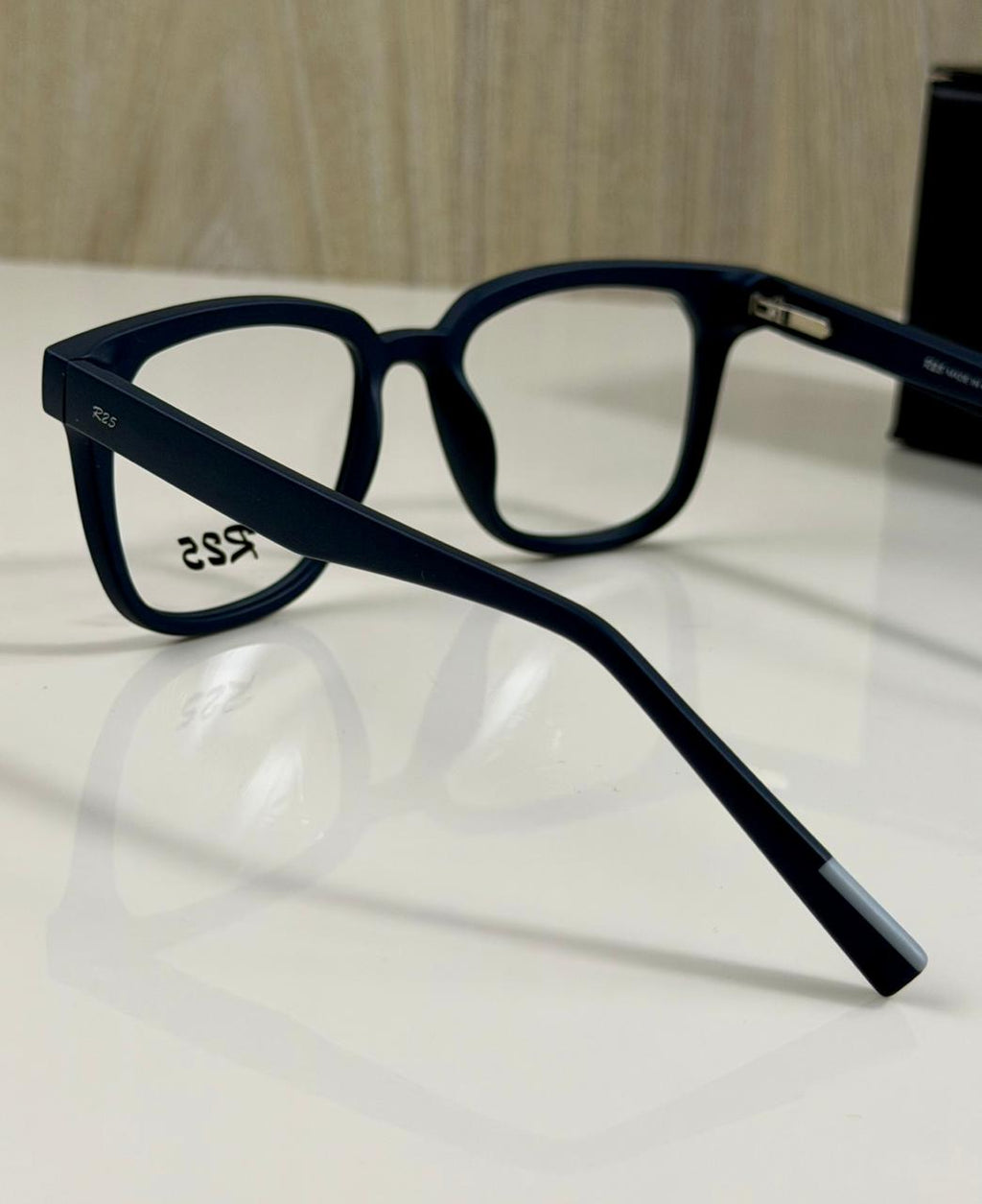 R025 – Premium QUALITY
