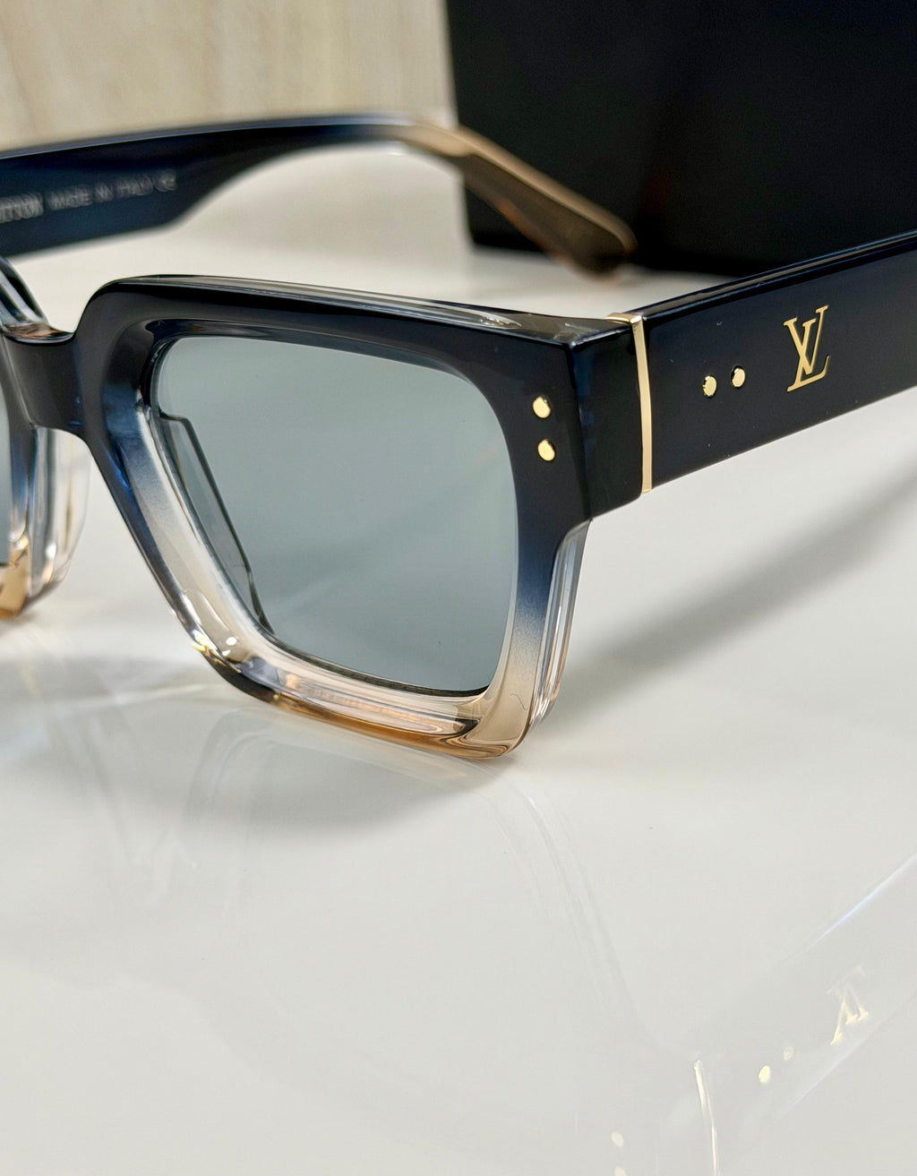LOUIS VUITTON | F35104