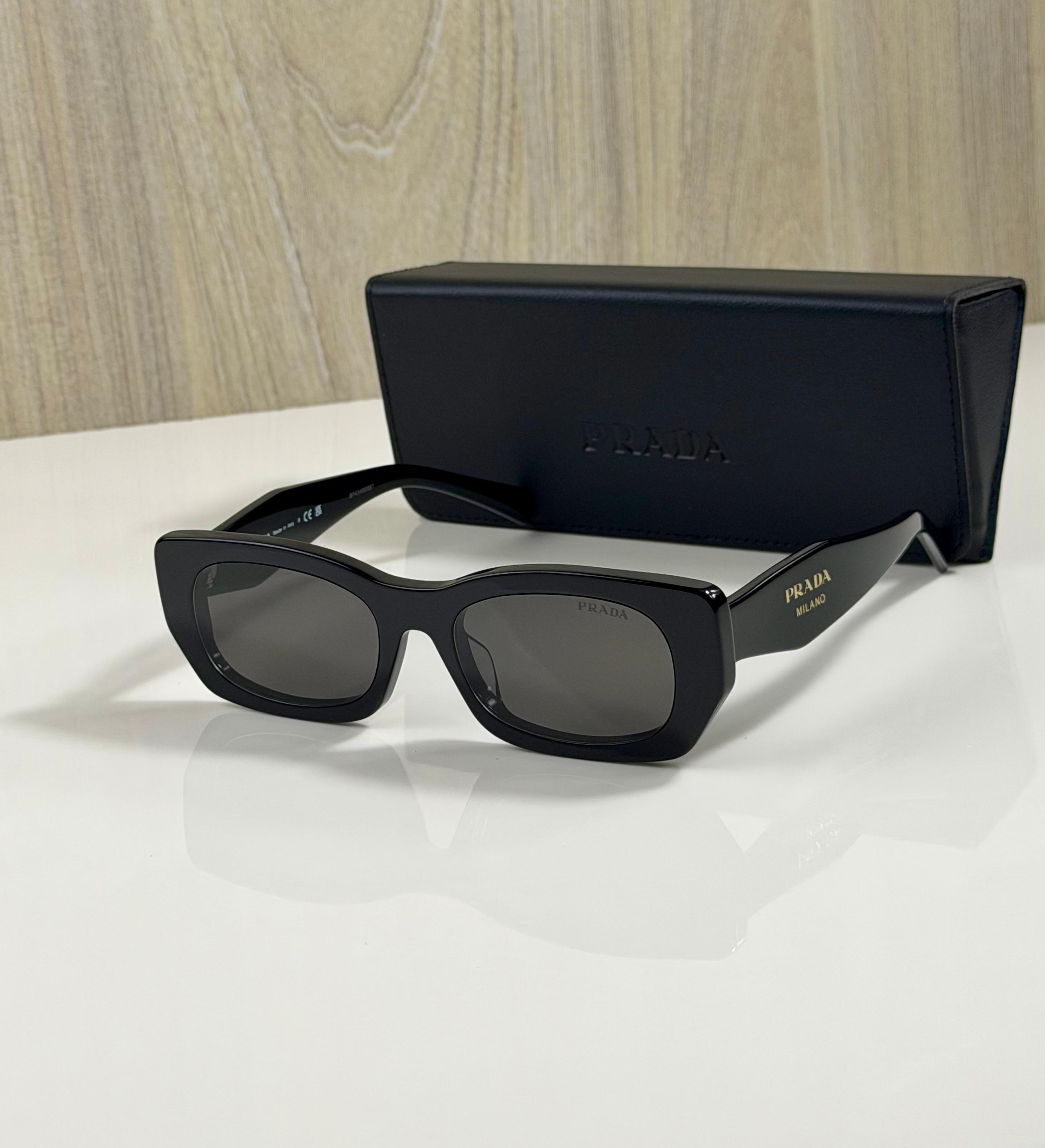 Prada | B05