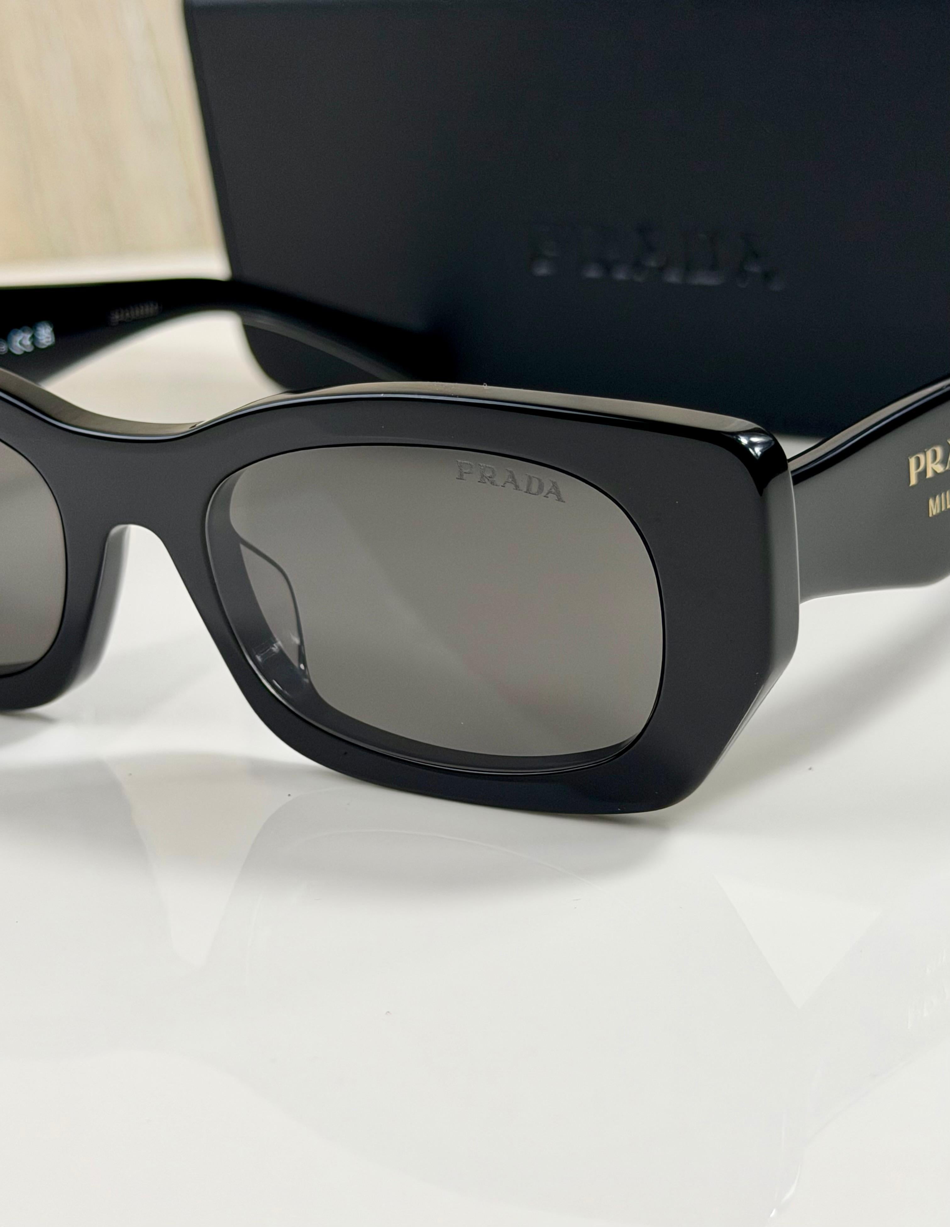 Prada | B05