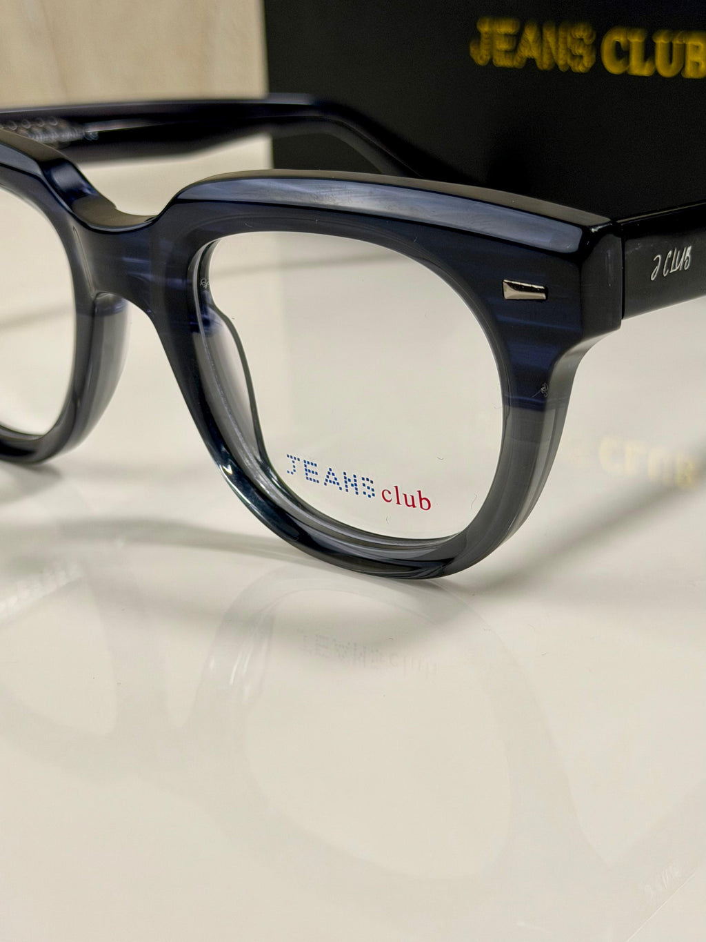 J.Club | F2692