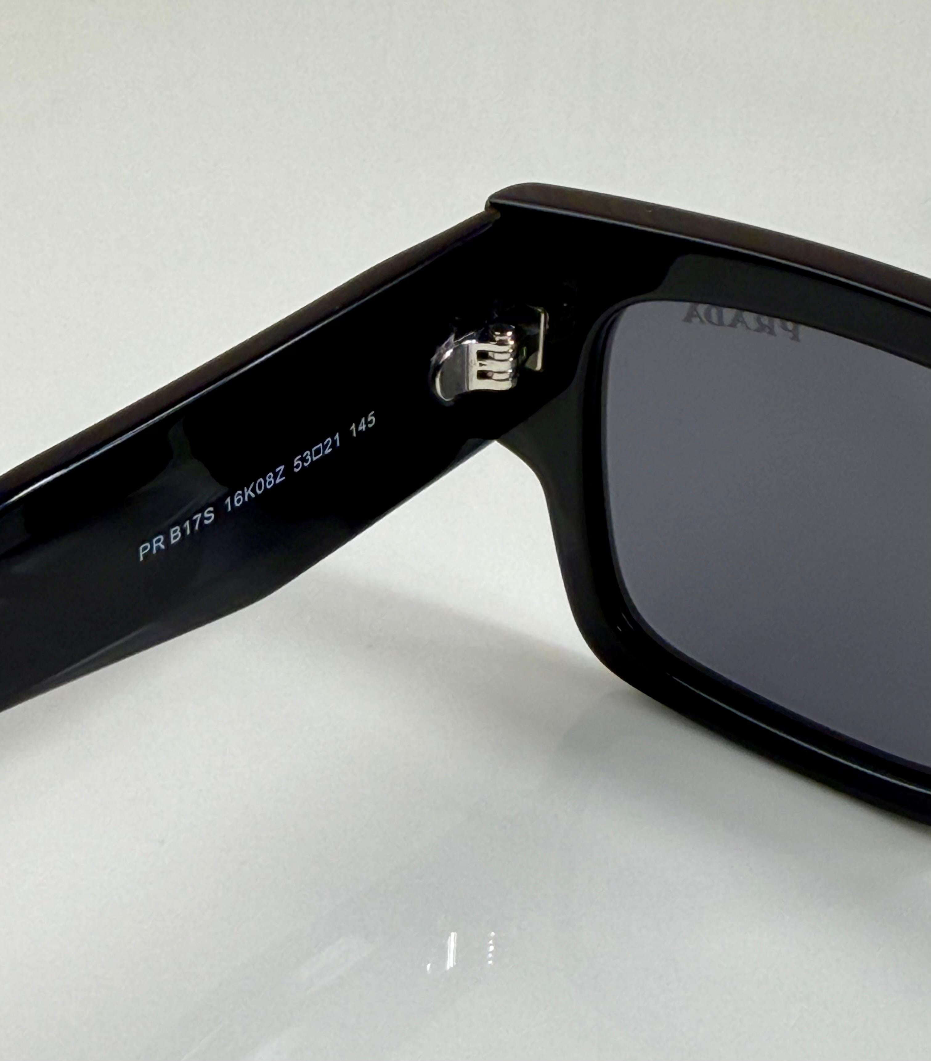 Prada | B17