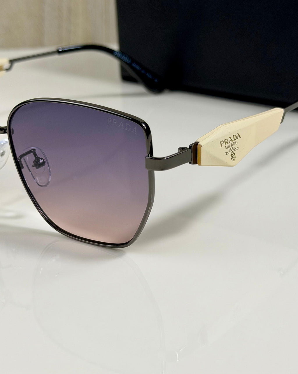 Prada | J5701