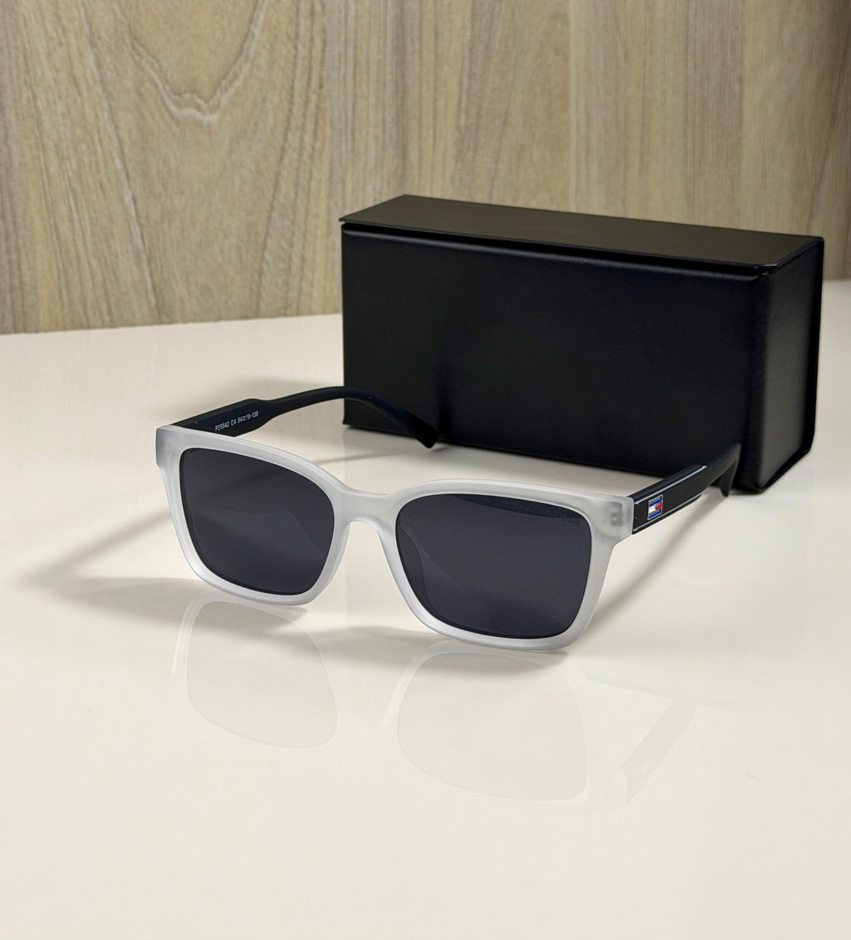 Tommy Hilfiger - LUXURY