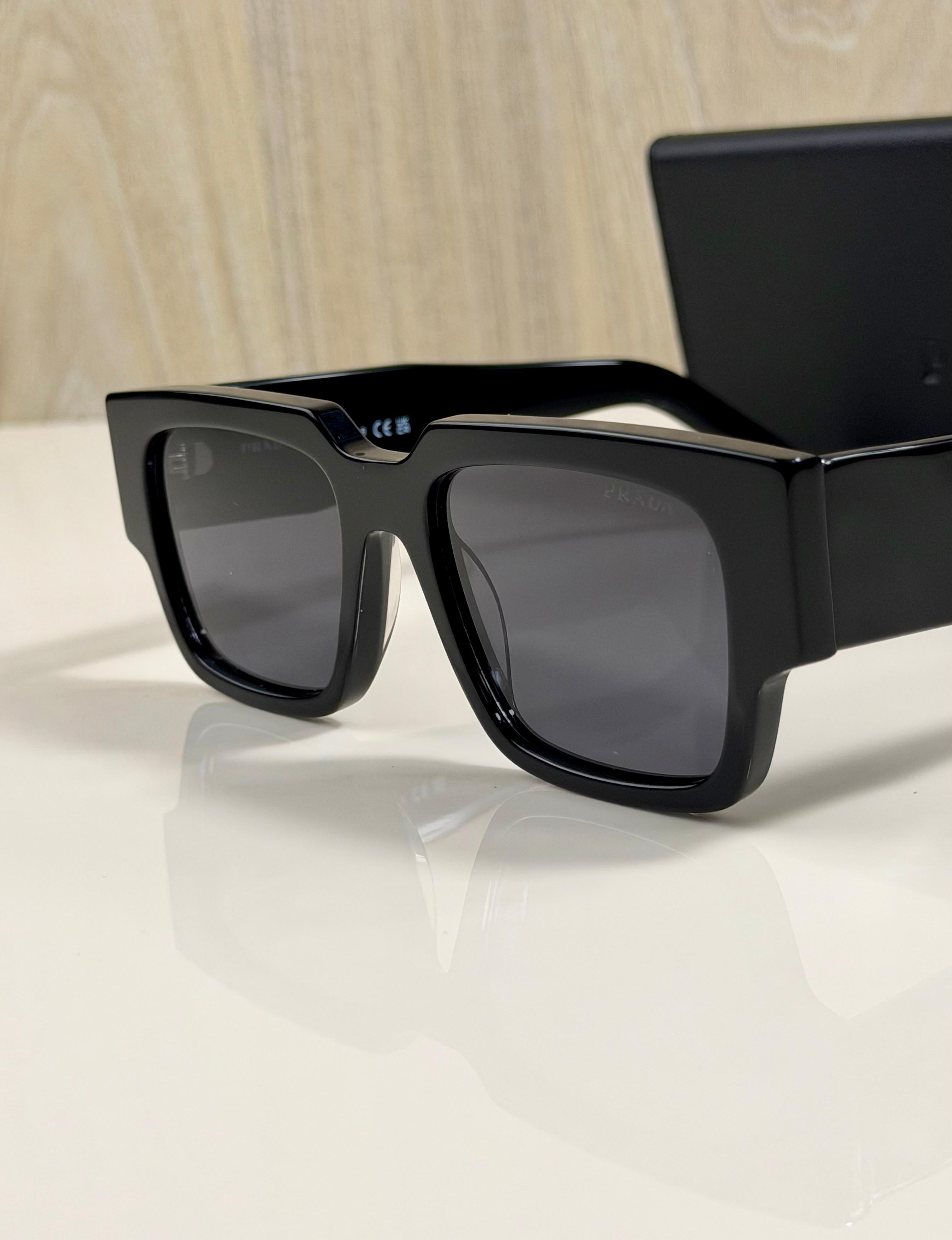 Prada | B17