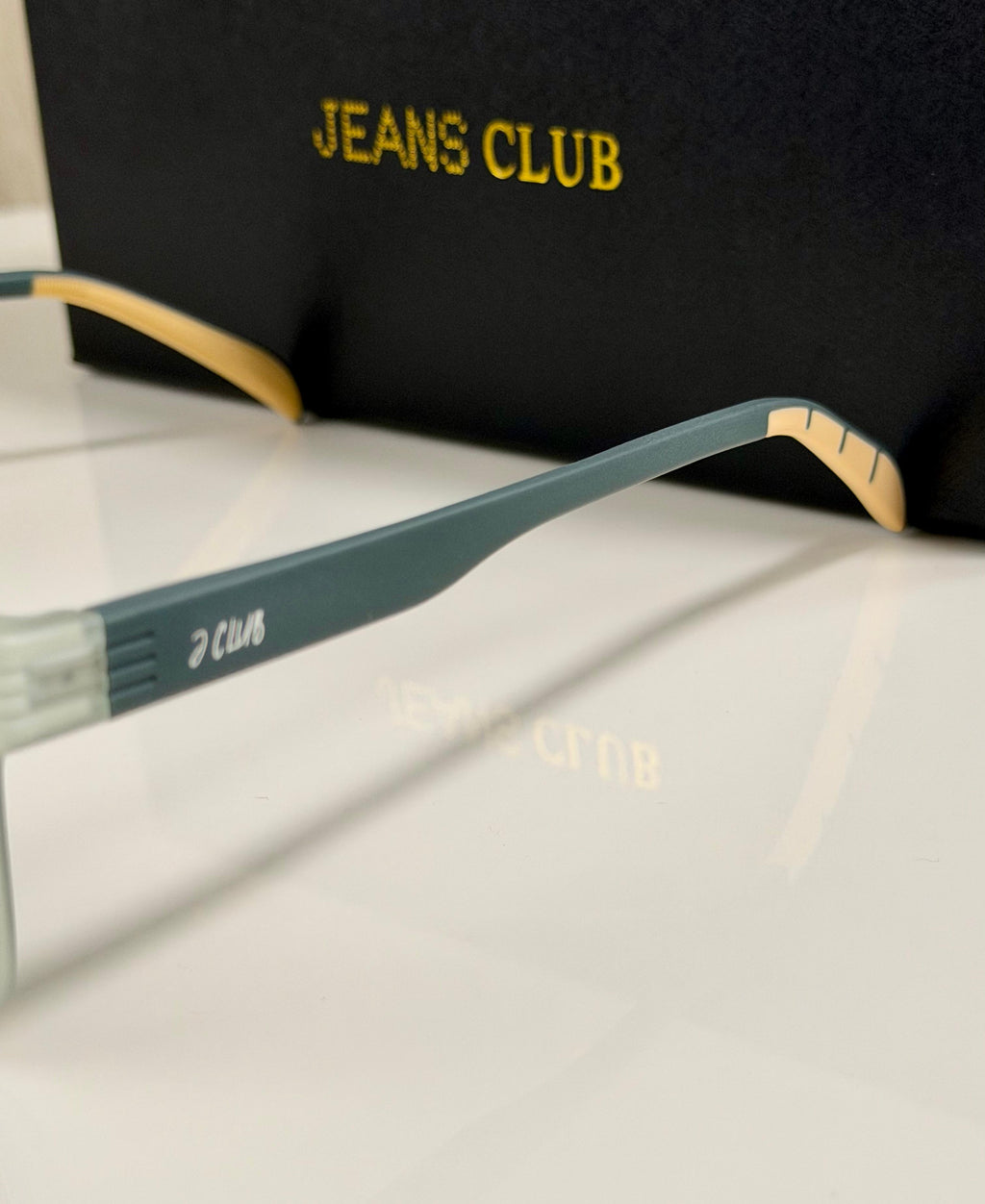 J.Club | FIS02